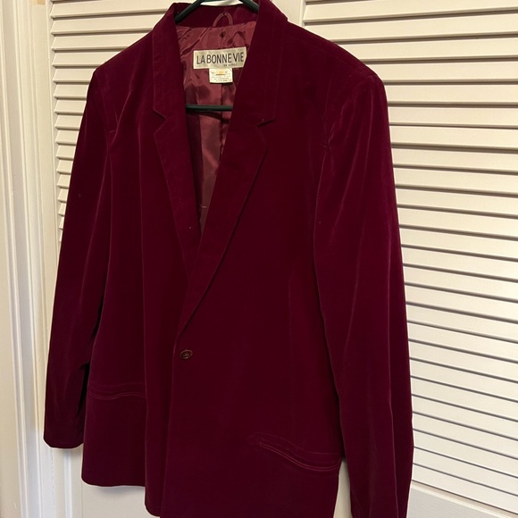 La Bonne Vie dark wine velvet blazer lined size 18 - Picture 2 of 9